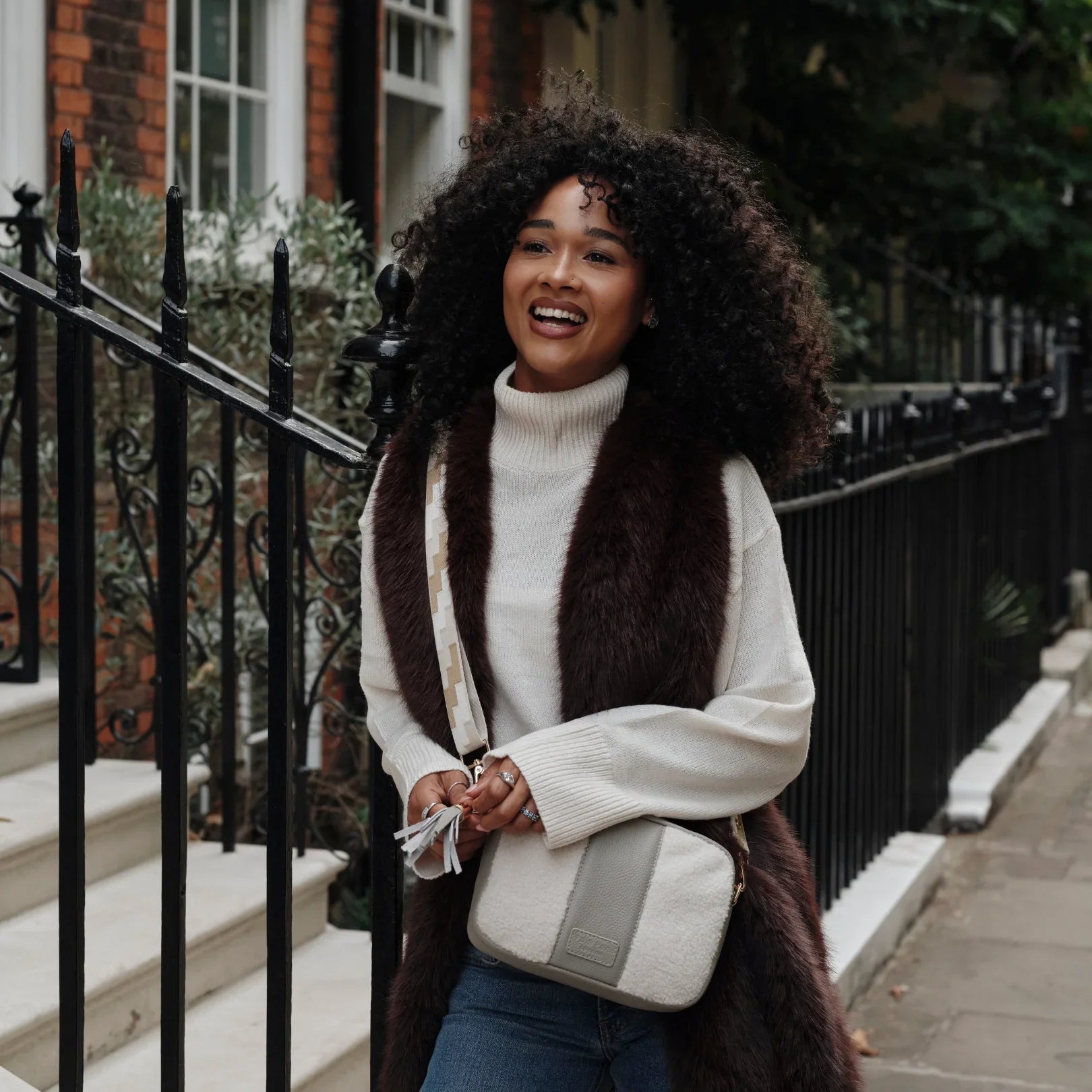 city faux fleece & leather bag stone