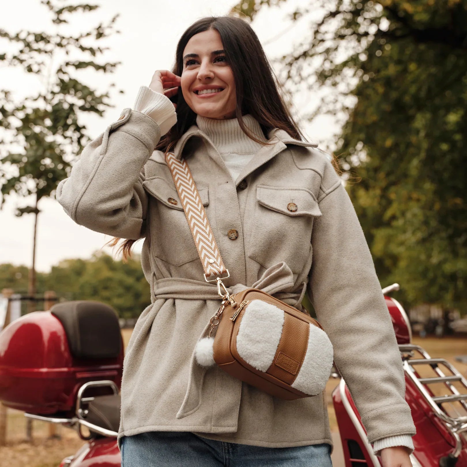 original faux fleece & leather bag maple