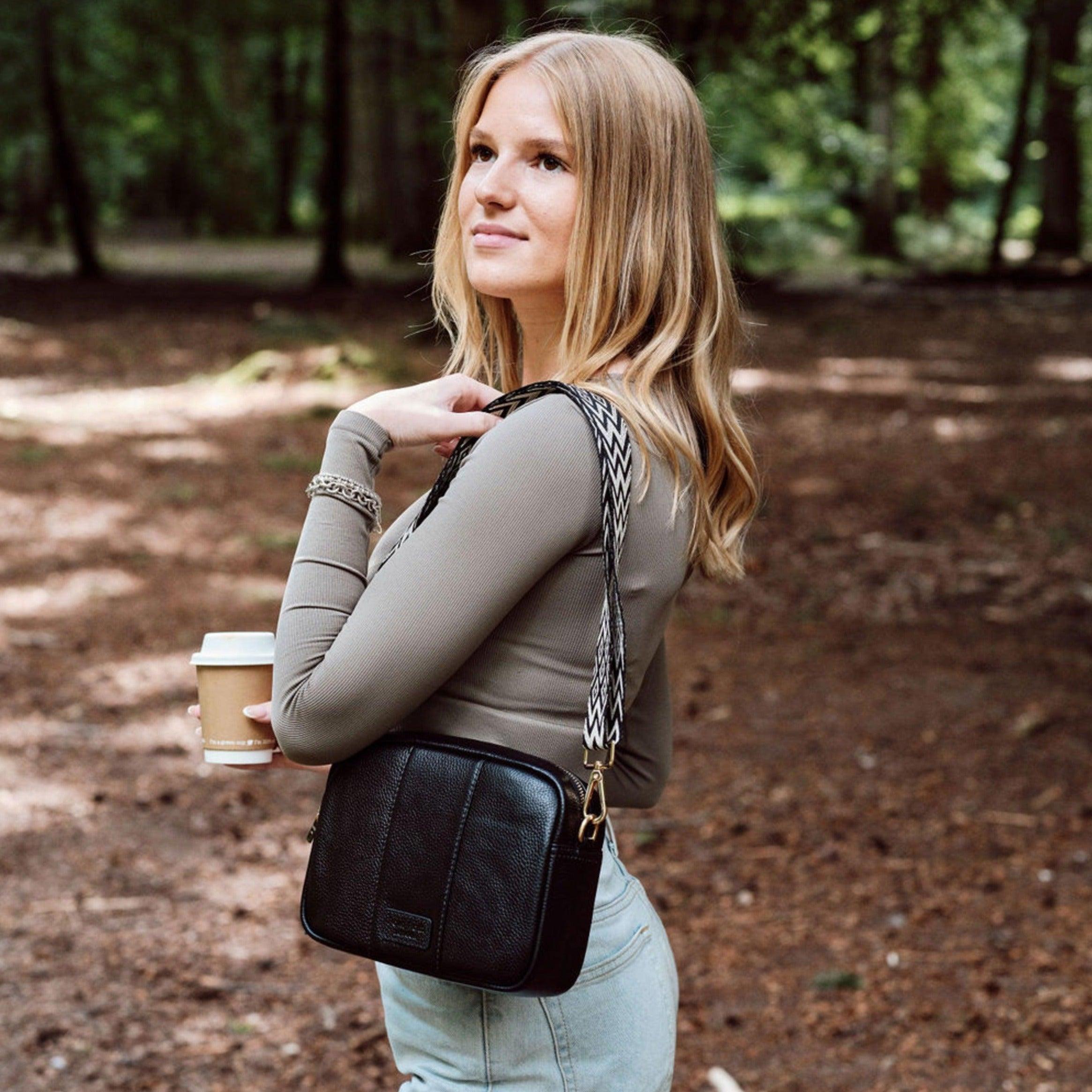 pom pom london city bag black