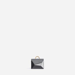 Stylish Leather AirPods Case with Detachable Strap – Universal Fit for AirPods & AirPods Pro